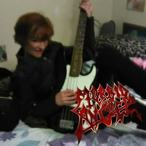 Meet your Posher, Lyssa